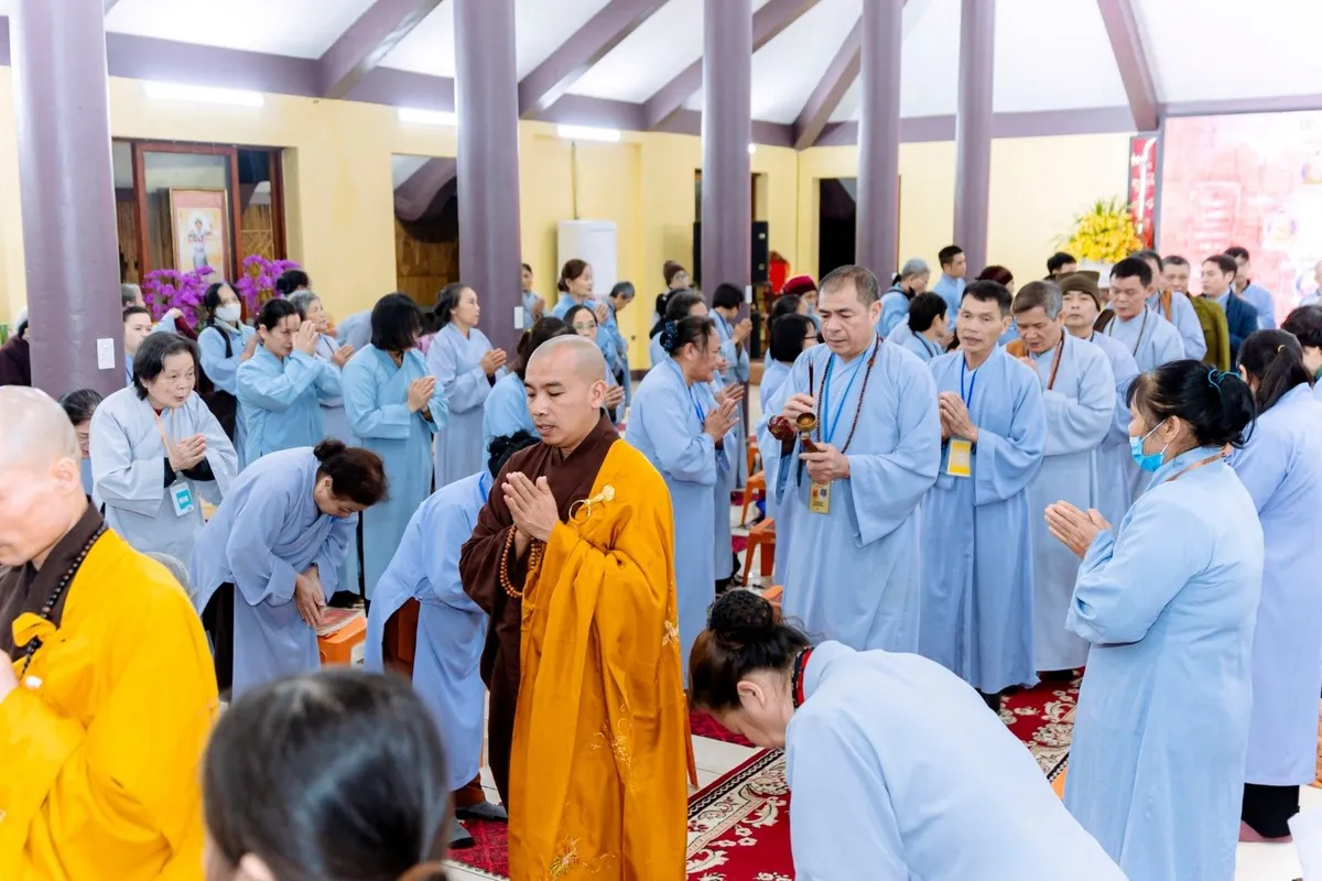 Ch&ugrave;a H&ograve;a Ph&uacute;c: Kh&ocirc;ng gian phật ph&aacute;p thanh tịnh - Ảnh 10.