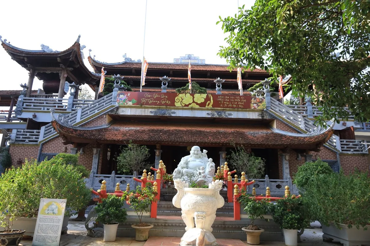 Ch&ugrave;a H&ograve;a Ph&uacute;c: Kh&ocirc;ng gian phật ph&aacute;p thanh tịnh - Ảnh 4.