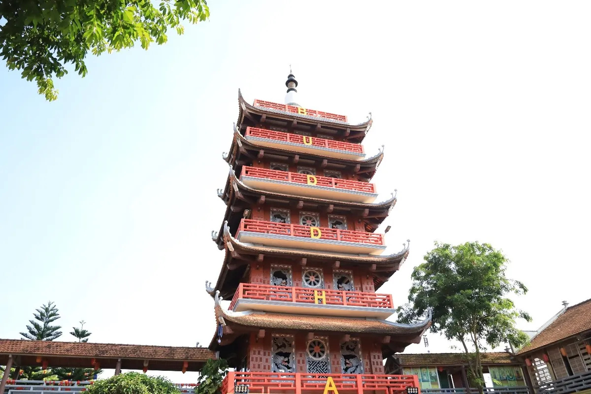 Ch&ugrave;a H&ograve;a Ph&uacute;c: Kh&ocirc;ng gian phật ph&aacute;p thanh tịnh - Ảnh 7.