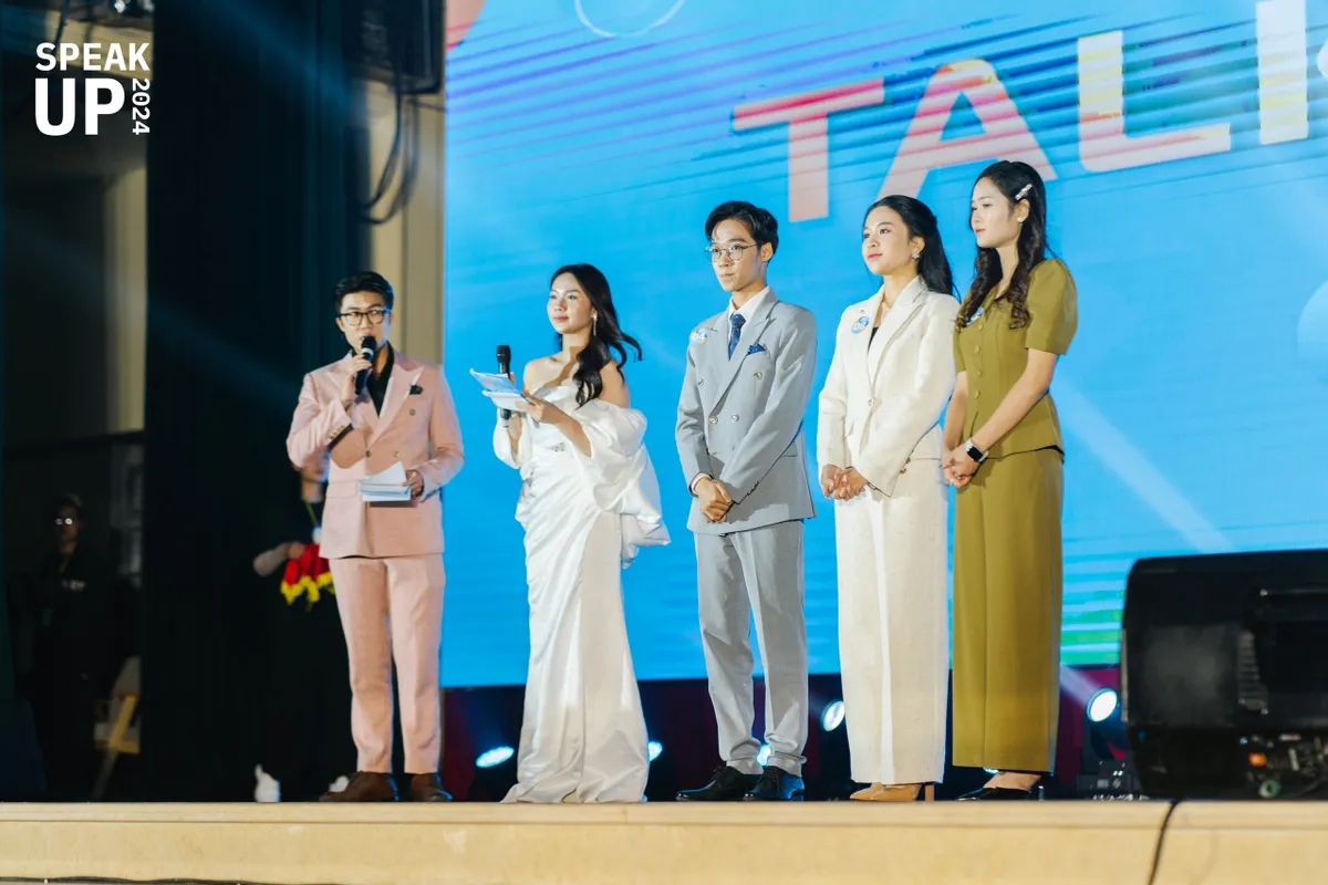 Chung kết Speak Up 2024: Tay cầm mic đưa khát vọng bay xa - Ảnh 4.