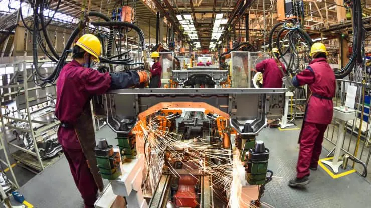 Trung Quốc đặt mục tiêu tăng trưởng GDP 5% - Ảnh 1.