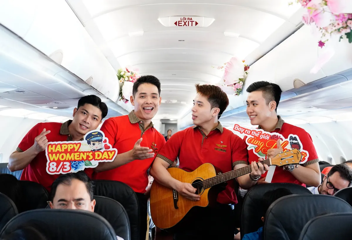 8/3 bay ra thế giới cùng người phụ nữ yêu thương trên những chuyến bay Vietjet - Ảnh 1.