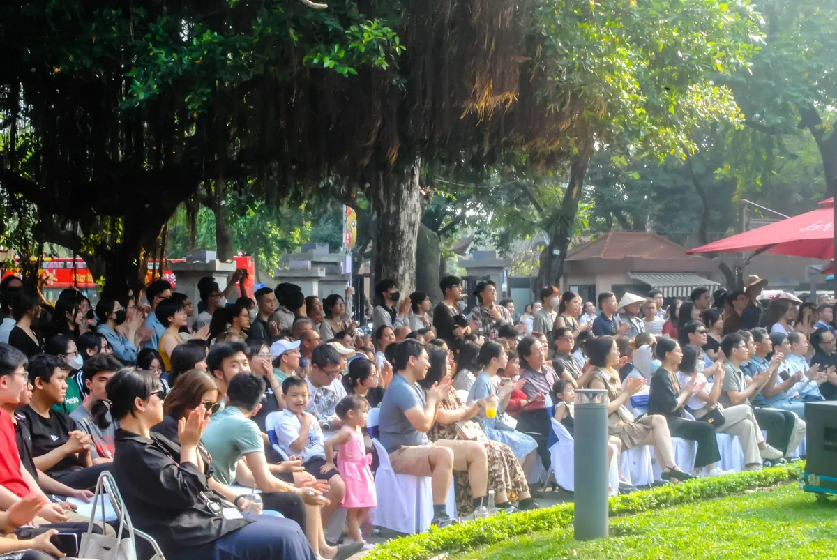 Thưởng thức hòa nhạc miễn phí tại Bảo tàng Mỹ thuật Việt Nam - Ảnh 6. Thưởng thức hòa nhạc miễn phí tại Bảo tàng Mỹ thuật Việt Nam - Ảnh 6.