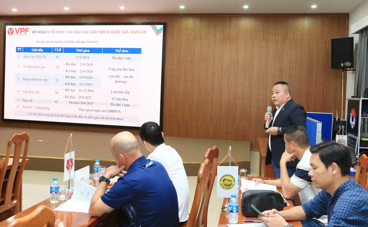 Các CLB V.League thống nhất đề xuất khai mạc mùa giải mới vào tháng 9/2024 - Ảnh 3. Các CLB V.League thống nhất đề xuất khai mạc mùa giải mới vào tháng 9/2024 - Ảnh 3.
