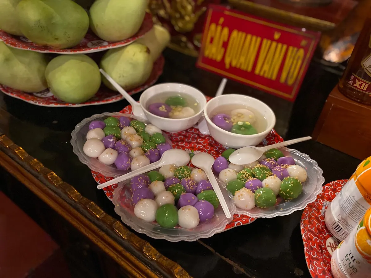 Nhiều nghi thức trang trọng tại Lễ hội đền Quán Thánh 2024 - Ảnh 7. Nhiều nghi thức trang trọng tại Lễ hội đền Quán Thánh 2024 - Ảnh 7.