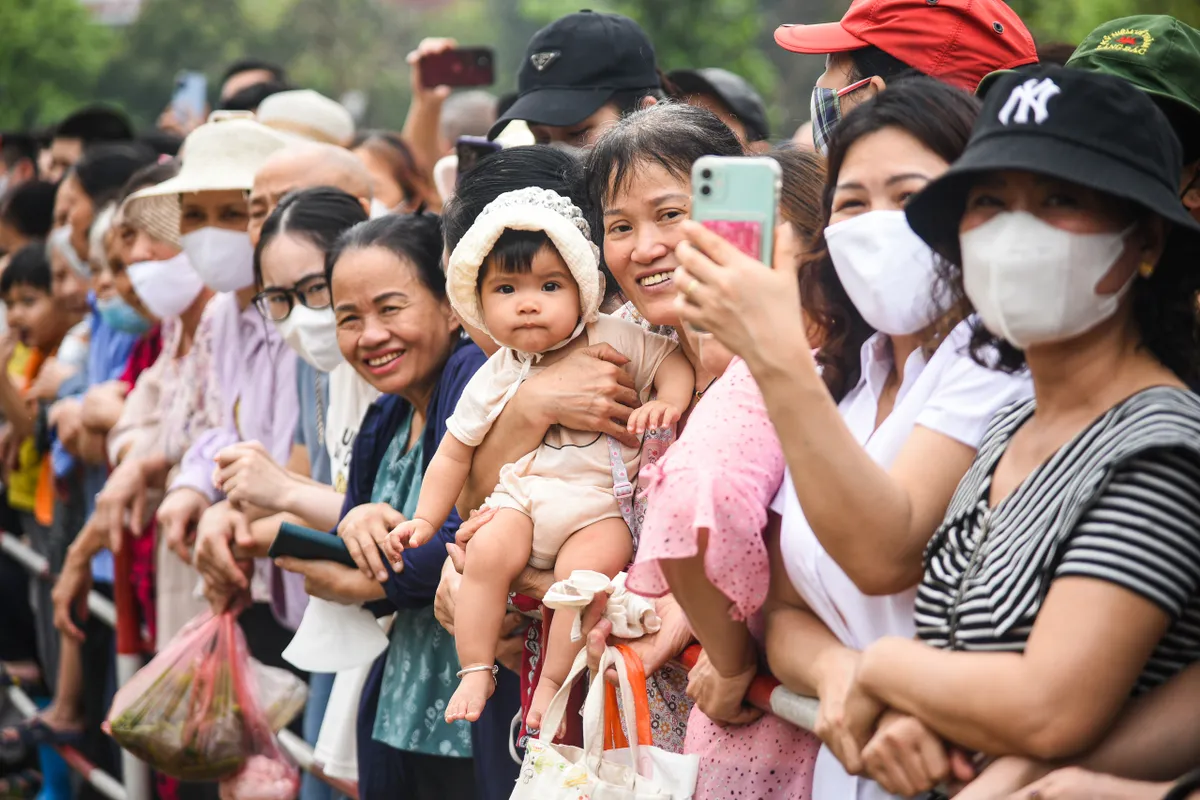 Độc đáo nghi lễ kéo co ngồi lễ hội đền Trấn Vũ - Ảnh 12.