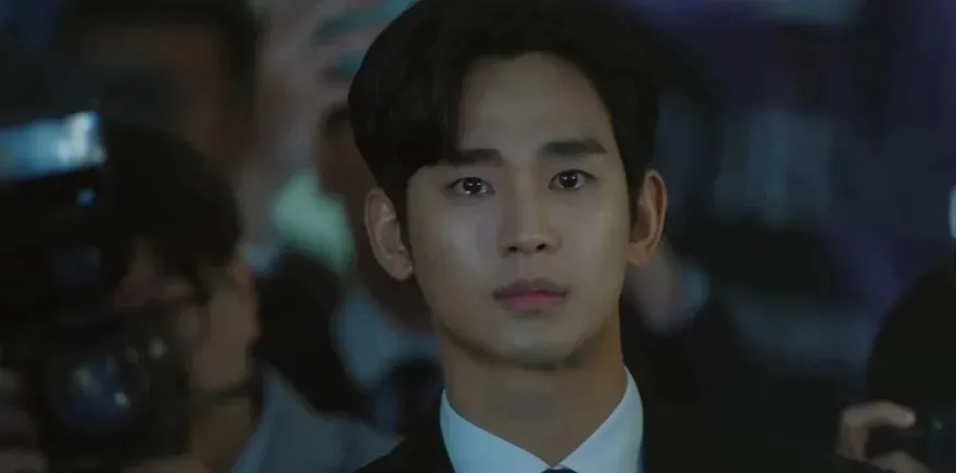 Kim Soo Hyun nhận 2 đề cử dù Nữ hoàng nước mắt chưa phát sóng xong - Ảnh 1.