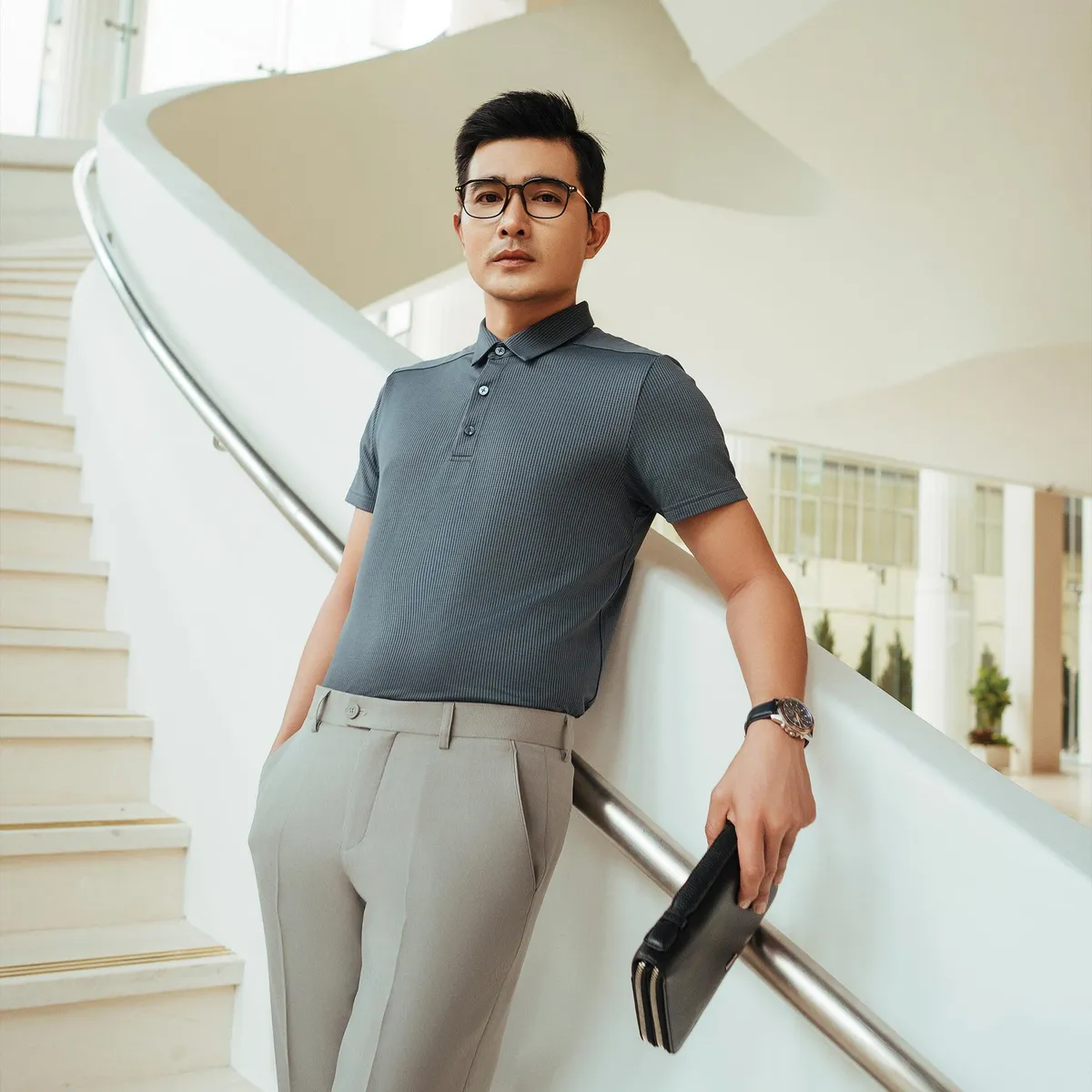 Ph&aacute;t hiện th&ecirc;m &ldquo;nghề tay tr&aacute;i ấn tượng của Quang Sự trong BST Caluci &ldquo;The Light - Ảnh 4.