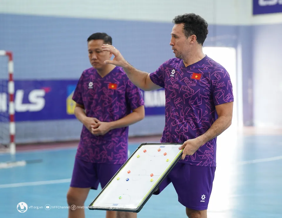 Đội tuyển futsal Việt Nam công bố danh sách chính thức 14 cầu thủ tham dự VCK futsal châu Á 2024 - Ảnh 2. Đội tuyển futsal Việt Nam công bố danh sách chính thức 14 cầu thủ tham dự VCK futsal châu Á 2024 - Ảnh 2.