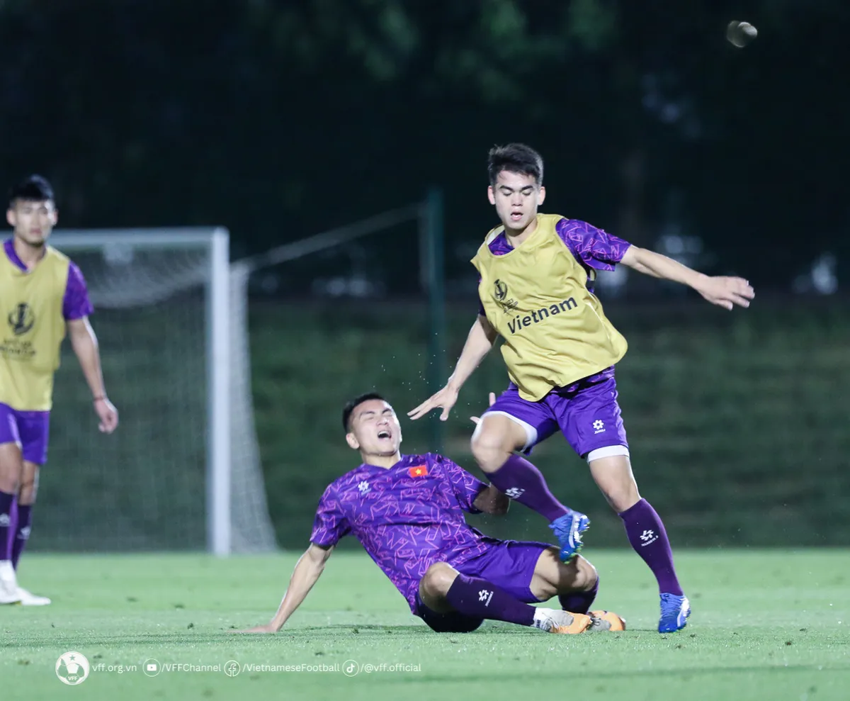 U23 Việt Nam tiếp tục mài sắc lối chơi, rà soát nhân sự trước ngày chốt danh sách - Ảnh 8. U23 Việt Nam tiếp tục mài sắc lối chơi, rà soát nhân sự trước ngày chốt danh sách - Ảnh 8.