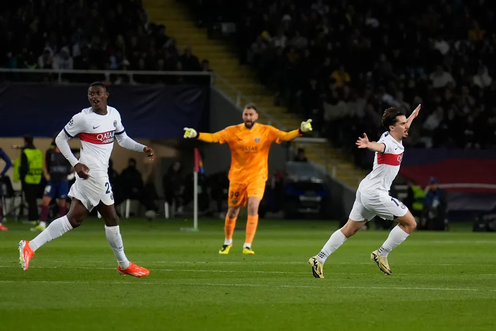 Paris Saint Germain và Dortmund vào bán kết UEFA Champions League - Ảnh 3. Paris Saint Germain và Dortmund vào bán kết UEFA Champions League - Ảnh 3.