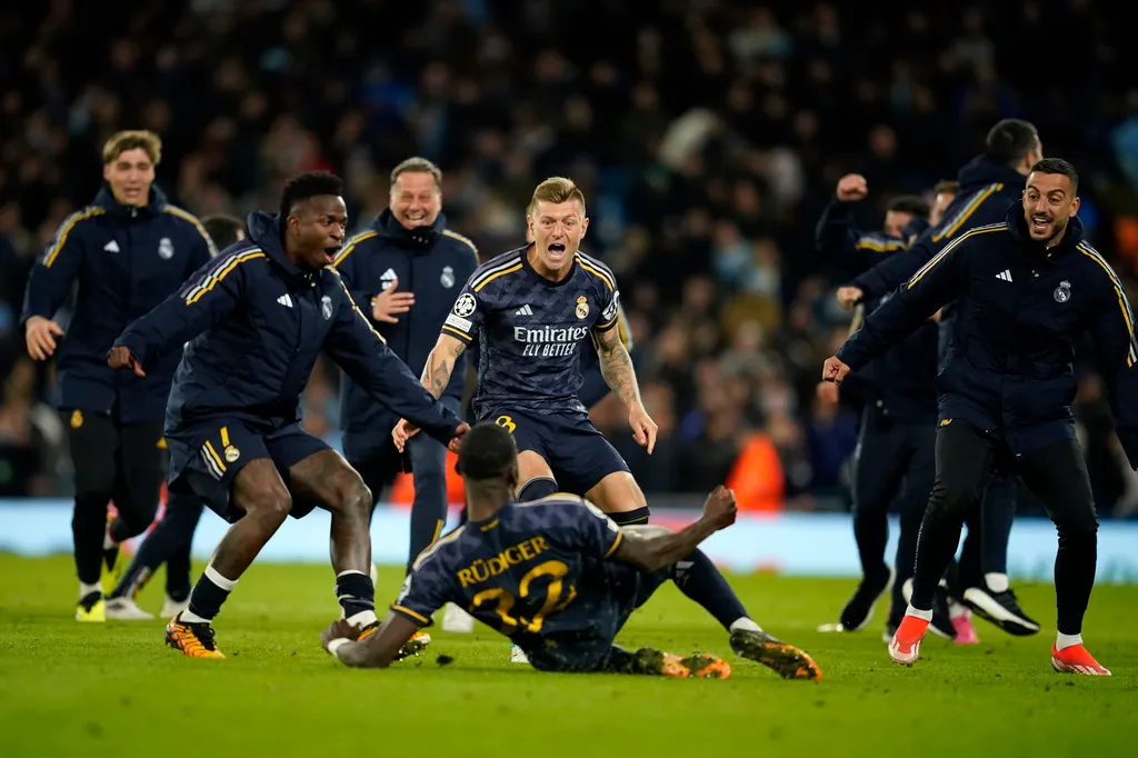 Kết quả Champions League sáng nay, 18/4: Bayern Munich loại Arsenal, Real biến Man City thành cựu vương - Ảnh 2. Kết quả Champions League sáng nay, 18/4: Bayern Munich loại Arsenal, Real biến Man City thành cựu vương - Ảnh 2.