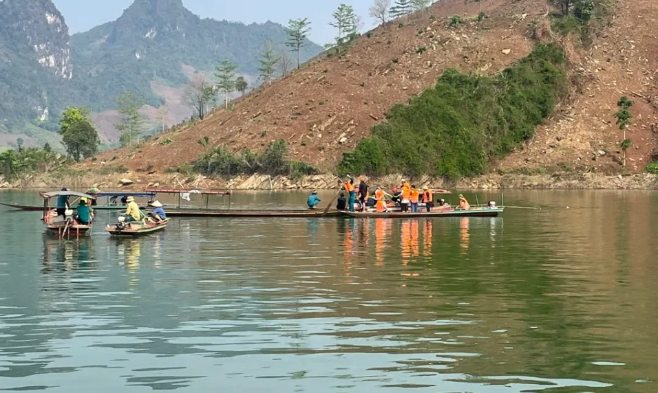 Mưa lớn kèm gió lốc ở Lai Châu, 2 người mất tích - Ảnh 1.