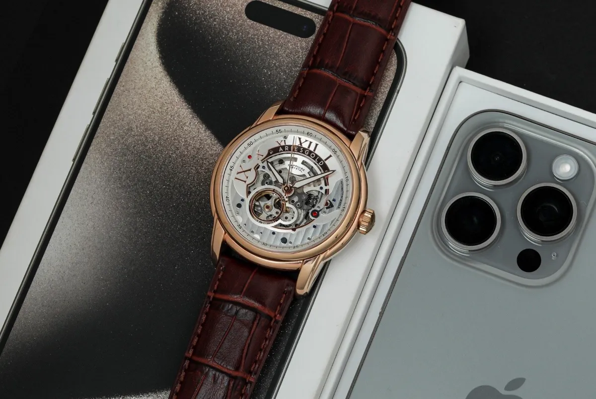 D&agrave;nh tặng Iphone cho kh&aacute;ch h&agrave;ng v&agrave; giảm đến 40% khi mua đồng hồ tại Đăng Quang Watch - Ảnh 2.