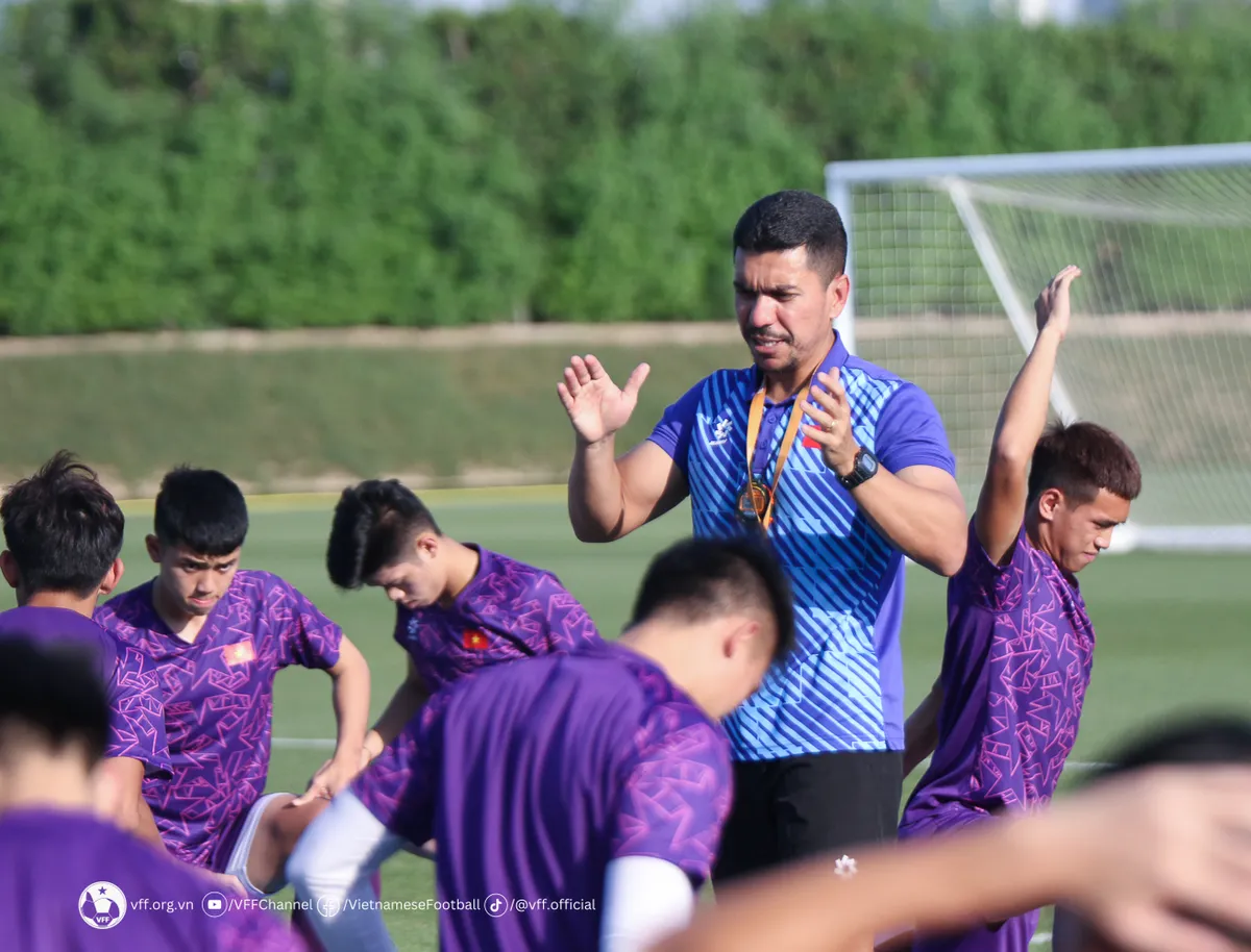Tiền vệ Võ Hoàng Minh Khoa: U23 Việt Nam hướng tới kết quả tốt nhất cho trận đấu tiếp theo - Ảnh 2.