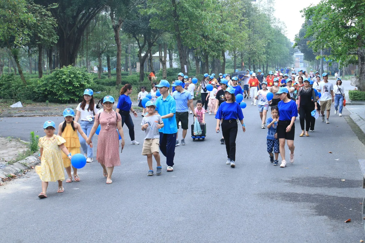 Thế giới nhận thức chứng tự kỷ: Đồng hành cùng trẻ hòa nhập cộng đồng - Ảnh 1.