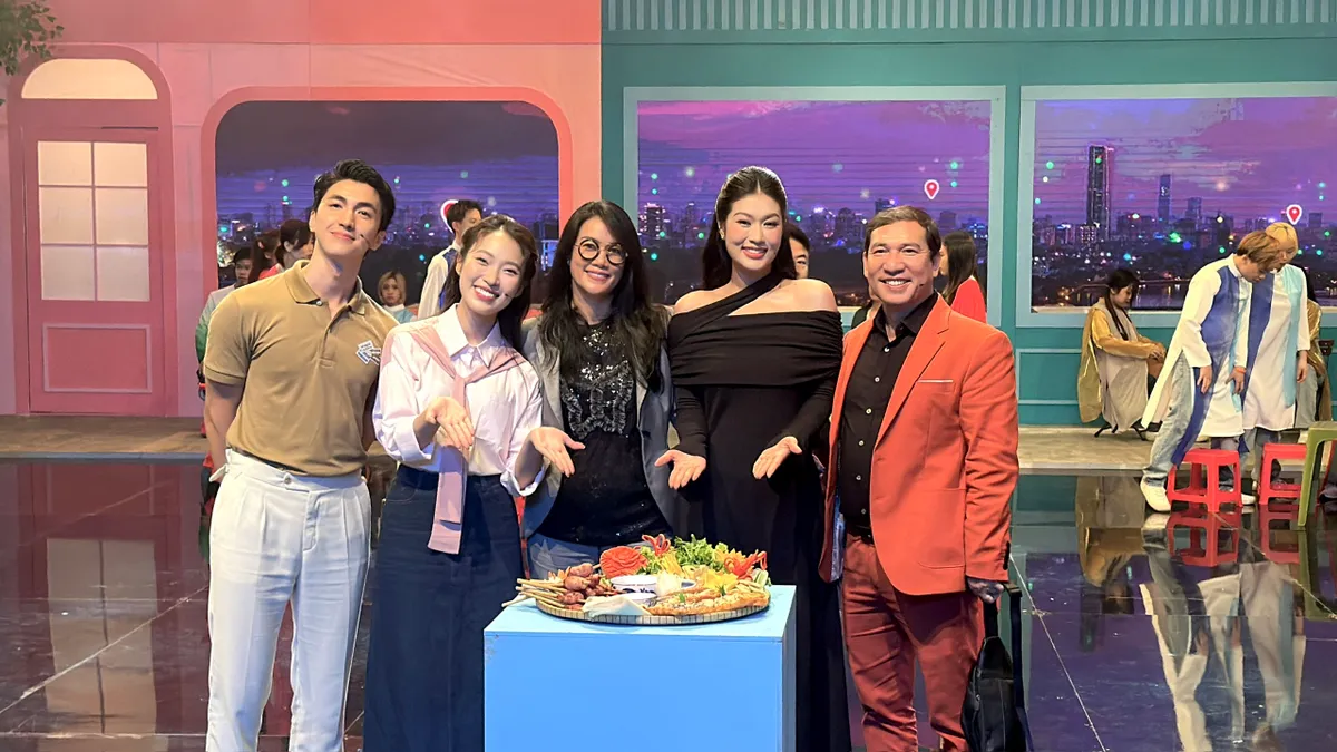 Hoa hậu Thi&ecirc;n &Acirc;n chia sẻ m&oacute;n ăn tuổi thơ trong Qu&aacute;n quen ch&iacute;nh gốc - Ảnh 4.