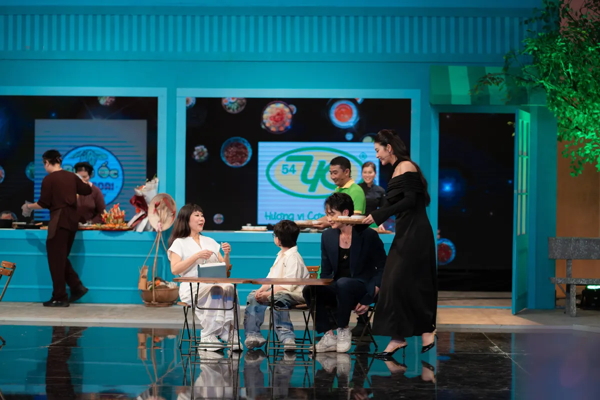 Hoa hậu Thi&ecirc;n &Acirc;n chia sẻ m&oacute;n ăn tuổi thơ trong Qu&aacute;n quen ch&iacute;nh gốc - Ảnh 6.