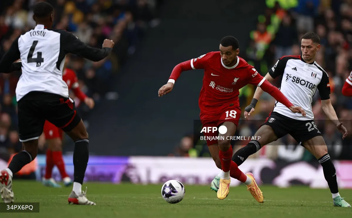 Thắng Fulham, Liverpool tiếp tục cuộc đua tam mã với Arsenal và Man City - Ảnh 1. Thắng Fulham, Liverpool tiếp tục cuộc đua tam mã với Arsenal và Man City - Ảnh 1.
