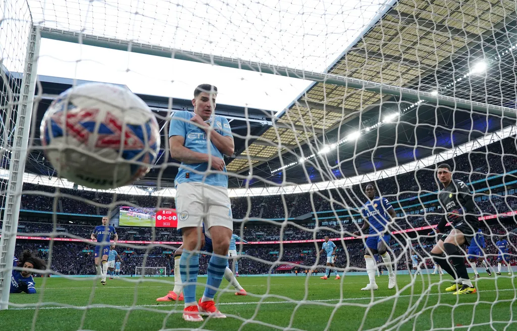 Manchester City vượt qua Chelsea ở bán kết FA Cup - Ảnh 2. Manchester City vượt qua Chelsea ở bán kết FA Cup - Ảnh 2.