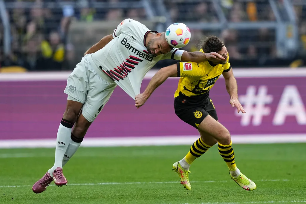 Bayer Leverkusen kéo dài chuỗi trận bất bại lên con số 45 - Ảnh 1. Bayer Leverkusen kéo dài chuỗi trận bất bại lên con số 45 - Ảnh 1.