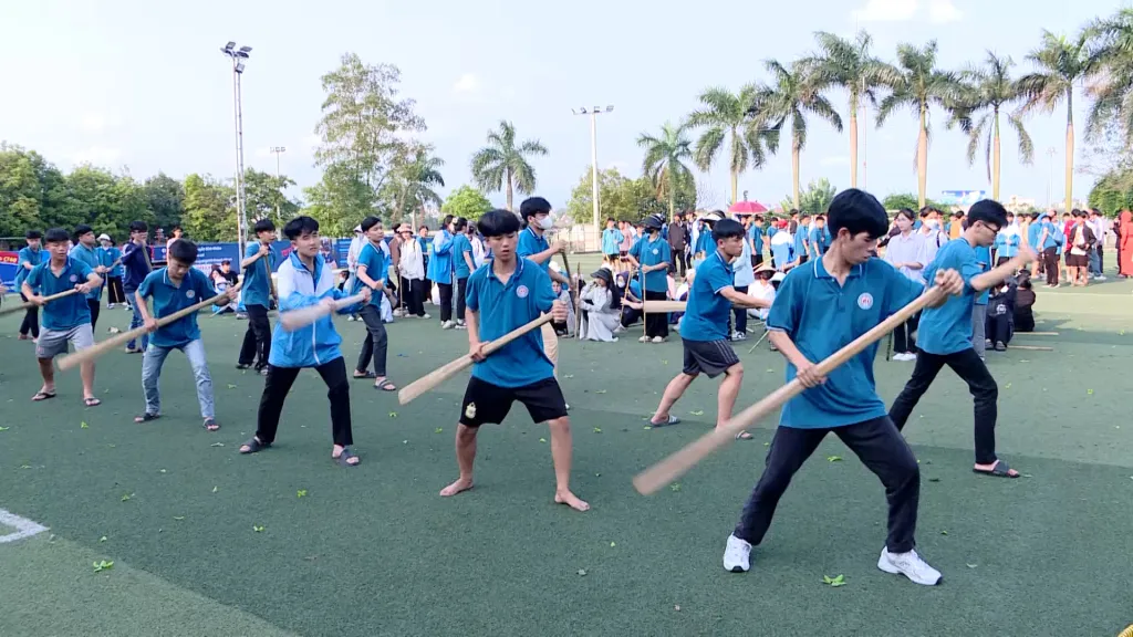 Sôi nổi không khí tập luyện cho Carnaval Hạ Long 2024 - Ảnh 3. Sôi nổi không khí tập luyện cho Carnaval Hạ Long 2024 - Ảnh 3.