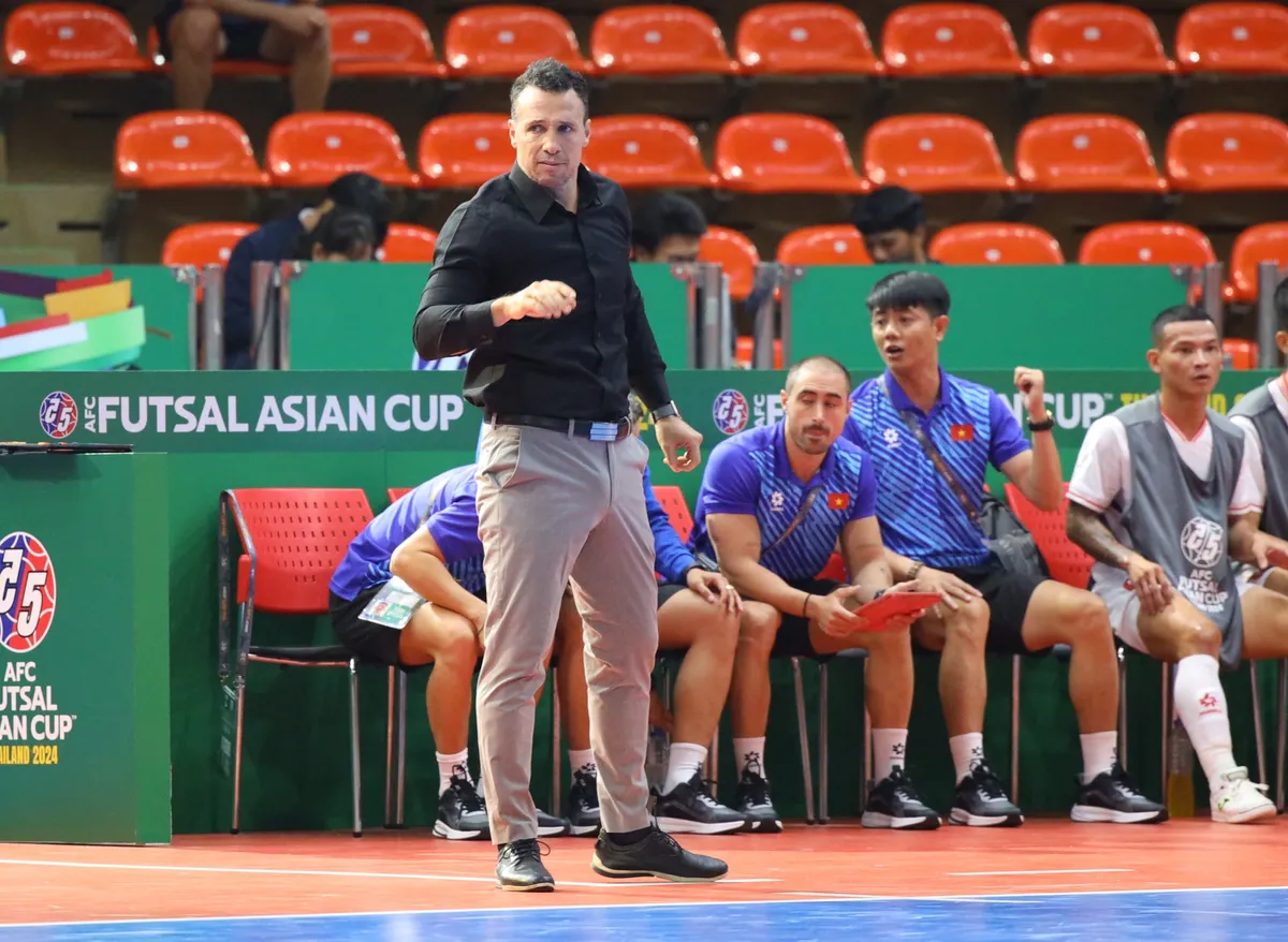 HLV Diego Giustozzi: “Tôi hài lòng về phong độ của từng cầu thủ” - Ảnh 1. HLV Diego Giustozzi: “Tôi hài lòng về phong độ của từng cầu thủ” - Ảnh 1.