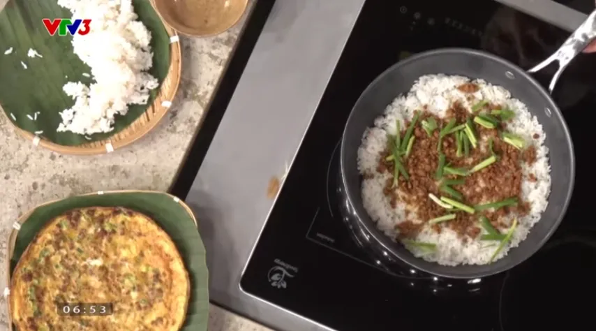 Độc lạ Pizza mắm t&eacute;p thơm nhức mũi - Ảnh 1.