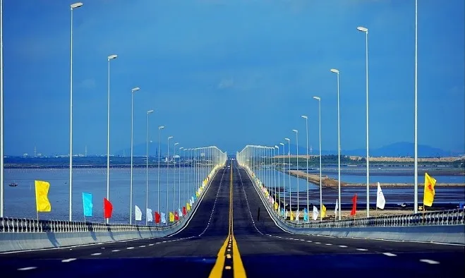 4 c&acirc;y cầu tr&ecirc;n biển độc đ&aacute;o của Việt Nam - Ảnh 5.