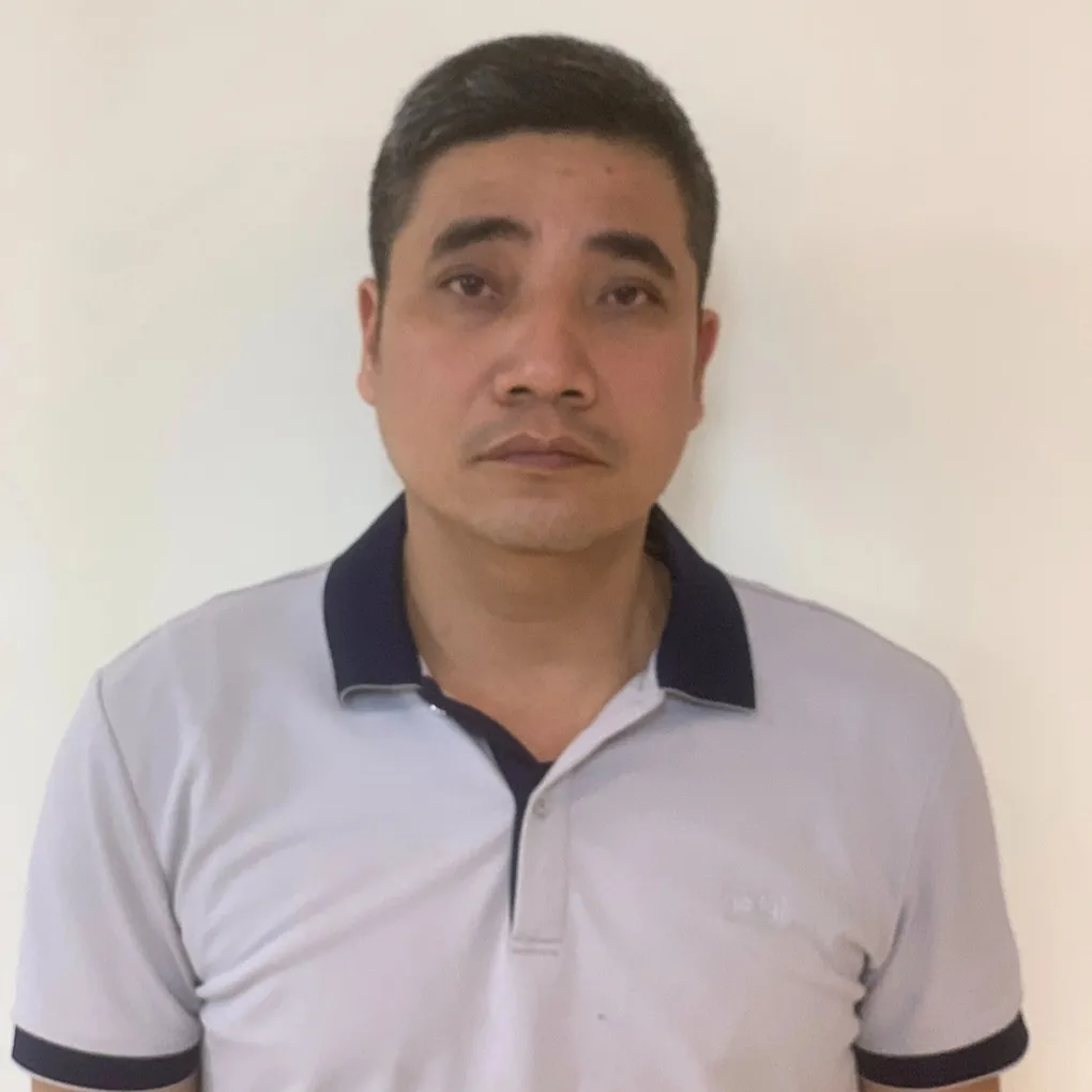 Bắt một nh&acirc;n vi&ecirc;n nh&agrave; m&aacute;y xi măng trong vụ tai nạn l&agrave;m 7 c&ocirc;ng nh&acirc;n tử vong - Ảnh 1.