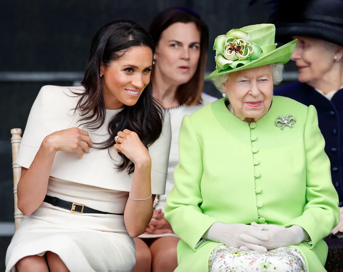 Những thông tin về việc Meghan Markle bắt nạt nhân viên Hoàng gia Anh sắp được tiết lộ - Ảnh 1.