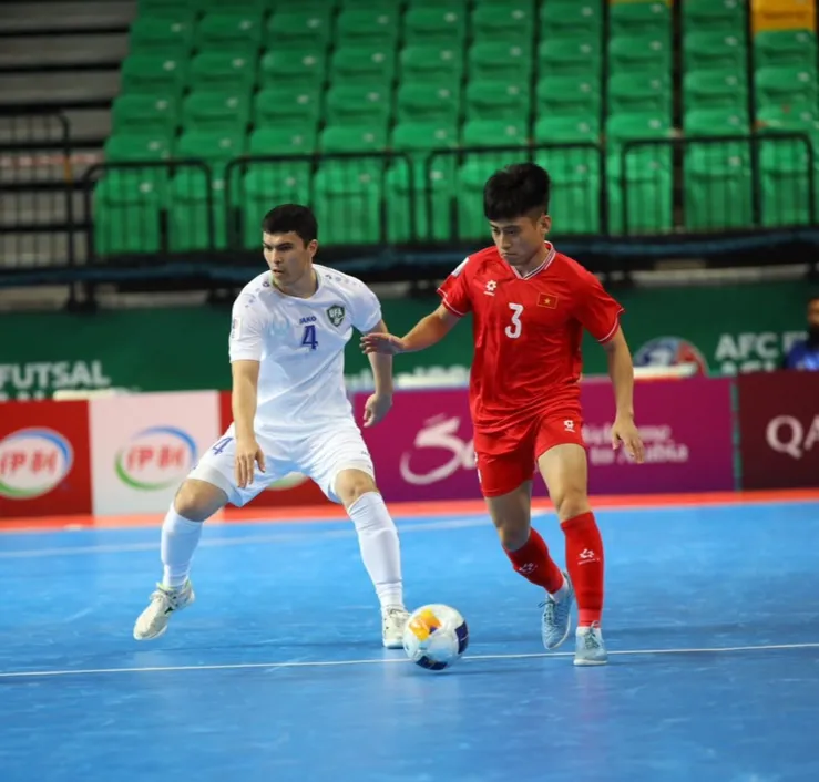 Tứ kết giải futsal châu Á 2024: ĐT Việt Nam thua đáng tiếc trước Uzbekistan - Ảnh 2. Tứ kết giải futsal châu Á 2024: ĐT Việt Nam thua đáng tiếc trước Uzbekistan - Ảnh 2.