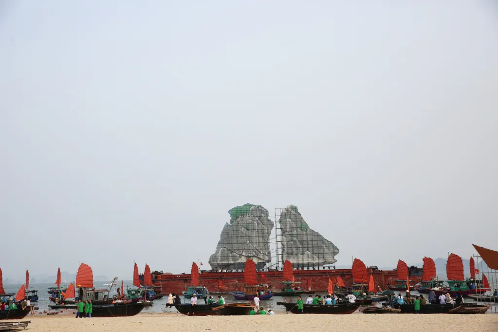 Không khí tập luyện Carnaval Hạ Long 2024 - Ảnh 11. Không khí tập luyện Carnaval Hạ Long 2024 - Ảnh 11.