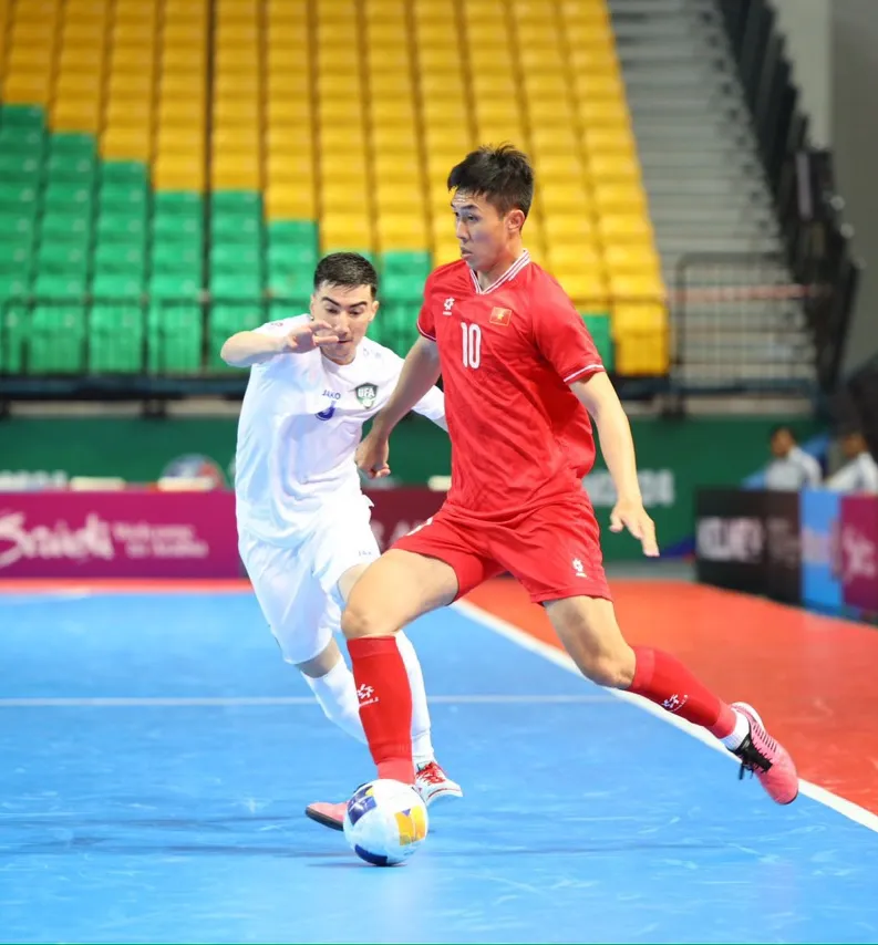 Tứ kết giải futsal châu Á 2024: ĐT Việt Nam thua đáng tiếc trước Uzbekistan - Ảnh 1. Tứ kết giải futsal châu Á 2024: ĐT Việt Nam thua đáng tiếc trước Uzbekistan - Ảnh 1.