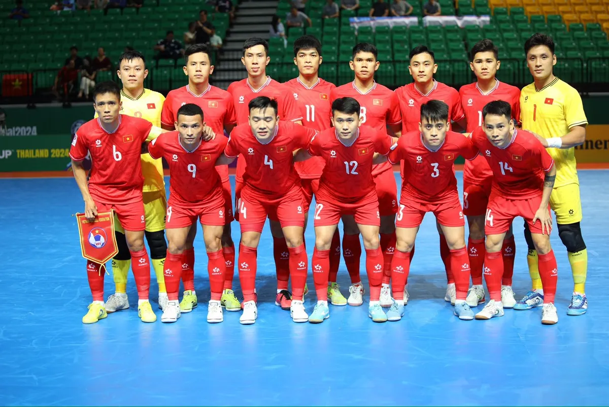 Tứ kết giải futsal châu Á 2024: ĐT Việt Nam thua đáng tiếc trước Uzbekistan - Ảnh 3. Tứ kết giải futsal châu Á 2024: ĐT Việt Nam thua đáng tiếc trước Uzbekistan - Ảnh 3.