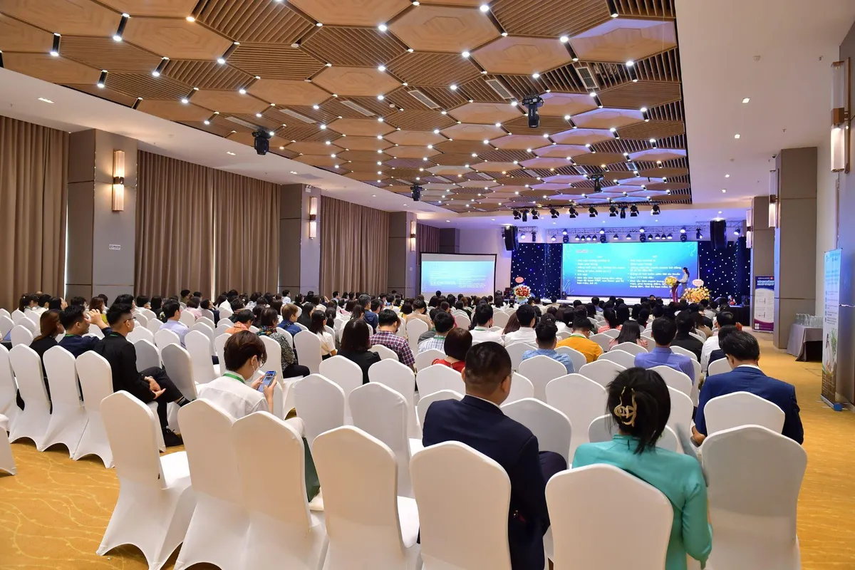 Bệnh viện Mắt Hà Nội cơ sở 2 báo cáo trong hội thảo khoa học của Câu lạc bộ Glôcôm Việt Nam - Ảnh 1. Bệnh viện Mắt Hà Nội cơ sở 2 báo cáo trong hội thảo khoa học của Câu lạc bộ Glôcôm Việt Nam - Ảnh 1.