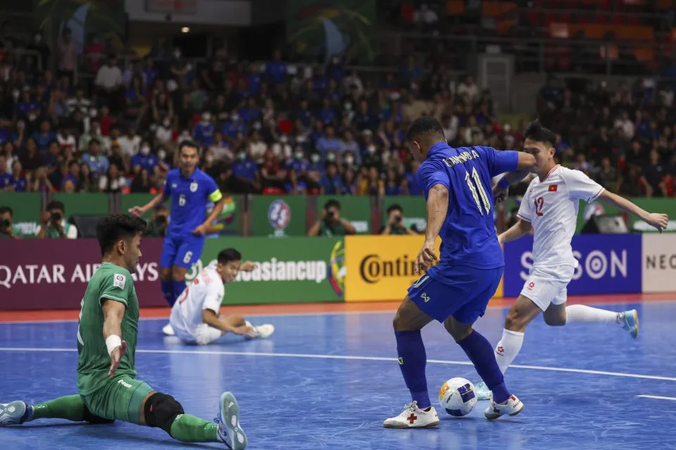 Thủ môn Hồ Văn Ý: Đội tuyển futsal Việt Nam quyết tâm giành chiến thắng - Ảnh 1. Thủ môn Hồ Văn Ý: Đội tuyển futsal Việt Nam quyết tâm giành chiến thắng - Ảnh 1.
