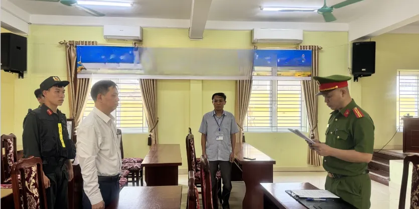 Khởi tố trưởng ph&ograve;ng thuộc Sở GTVT tỉnh Bắc Kạn v&igrave; tội nhận hối lộ  - Ảnh 1.