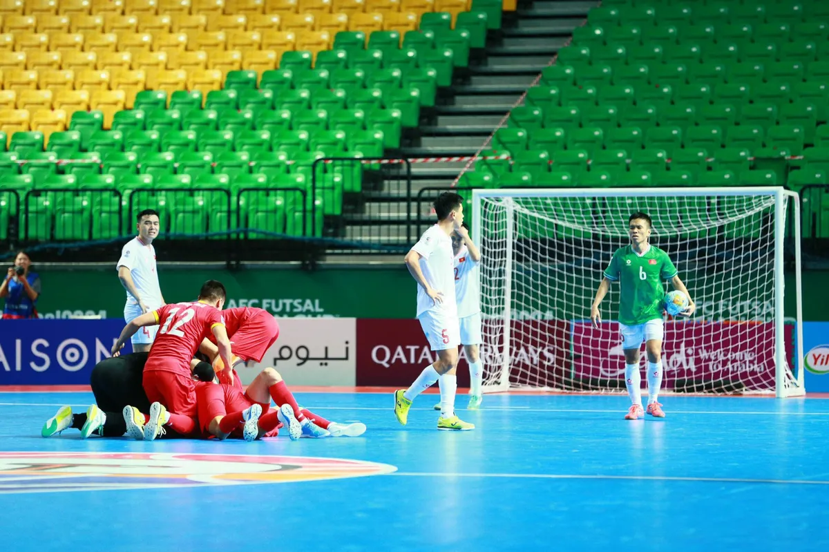 HLV Diego Giustozzi: ĐT futsal Việt Nam đã nỗ lực hết sức… - Ảnh 1. HLV Diego Giustozzi: ĐT futsal Việt Nam đã nỗ lực hết sức… - Ảnh 1.