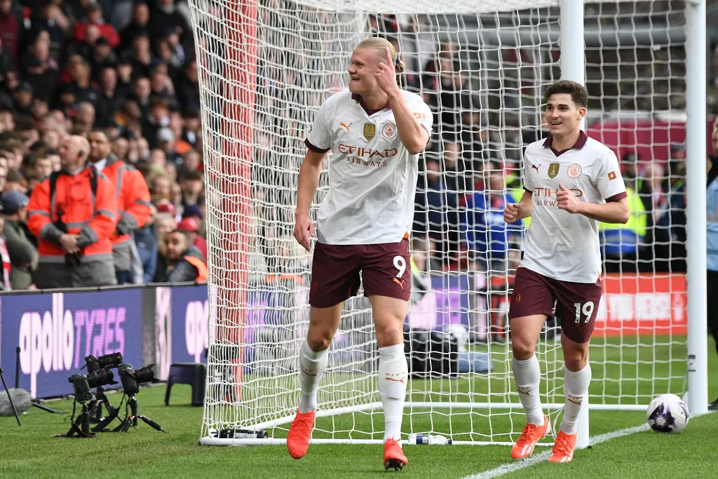 Thắng dễ Nottingham Forest, Man City tiếp tục duy trì cuộc đua vô địch - Ảnh 2. Thắng dễ Nottingham Forest, Man City tiếp tục duy trì cuộc đua vô địch - Ảnh 2.