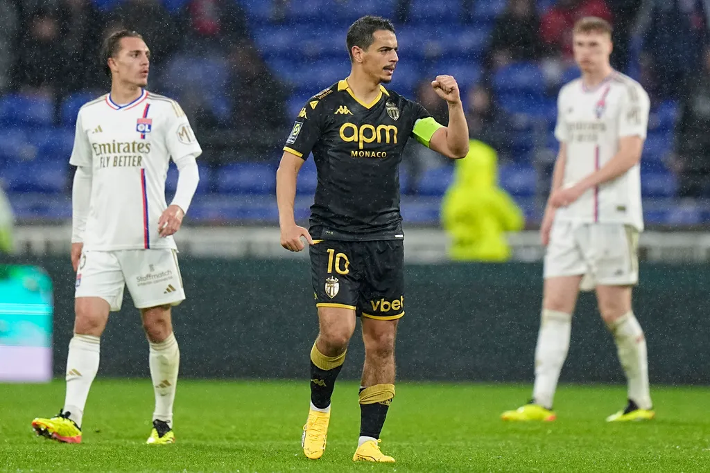 Monaco thua trận, Paris Saint Germain chính thức vô địch Ligue 1 2023/24 - Ảnh 1. Monaco thua trận, Paris Saint Germain chính thức vô địch Ligue 1 2023/24 - Ảnh 1.