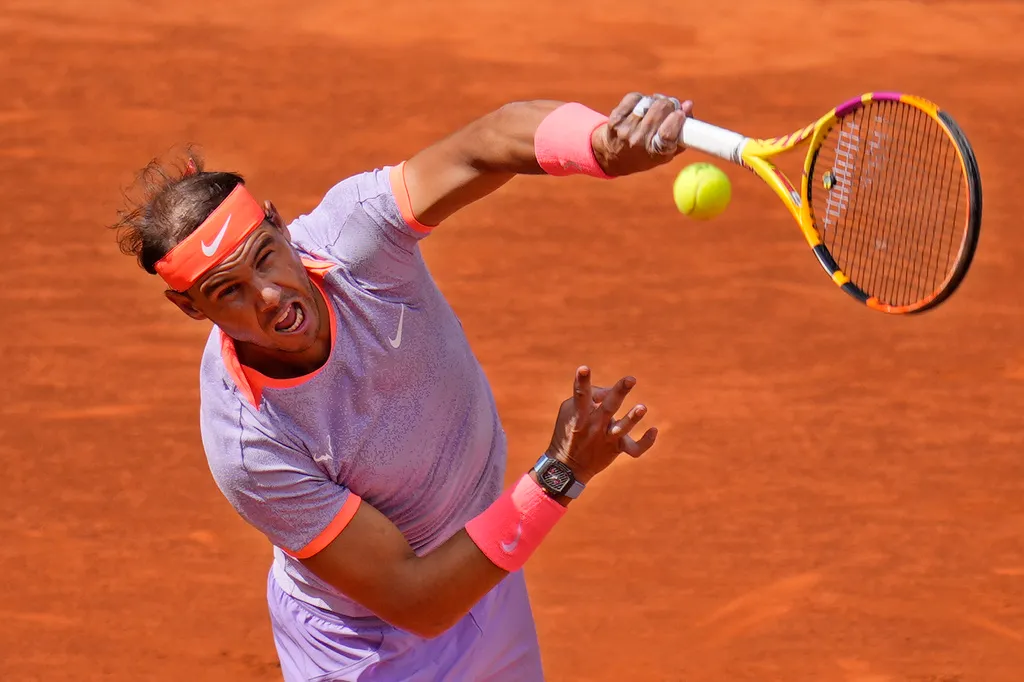 Rafael Nadal tiến vào vòng 4 giải Madrid mở rộng 2024 - Ảnh 1. Rafael Nadal tiến vào vòng 4 giải Madrid mở rộng 2024 - Ảnh 1.