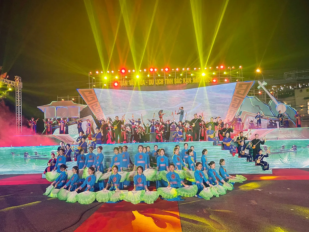 Ấn tượng khai mạc Tuần Văn hóa – Du lịch tỉnh Bắc Kạn năm 2024 - Ảnh 3.