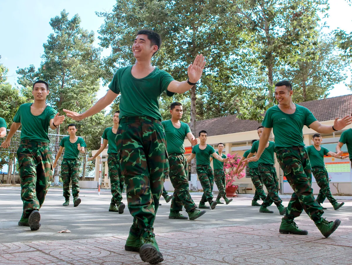 Tạo sân chơi bổ ích cho bộ đội - Ảnh 1.