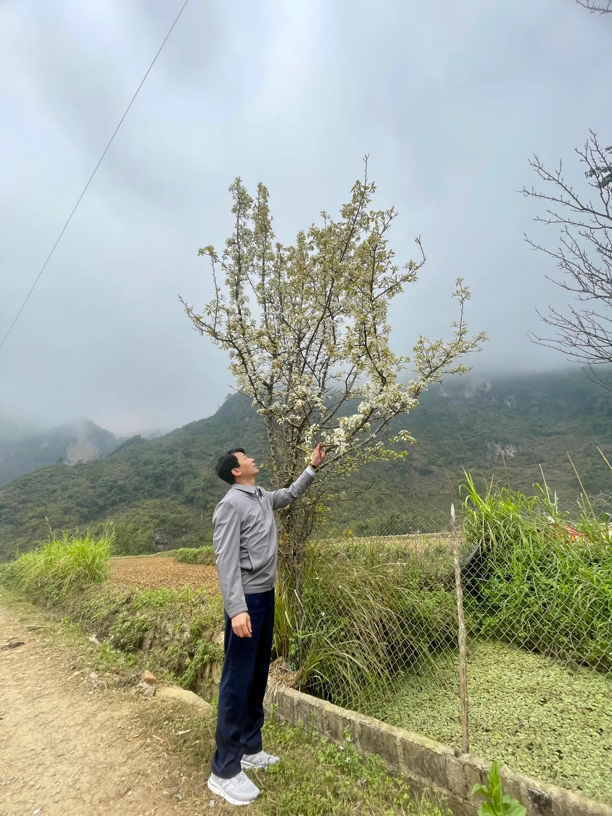 Đến Cao Bằng mùa hoa lê - Ảnh 17.