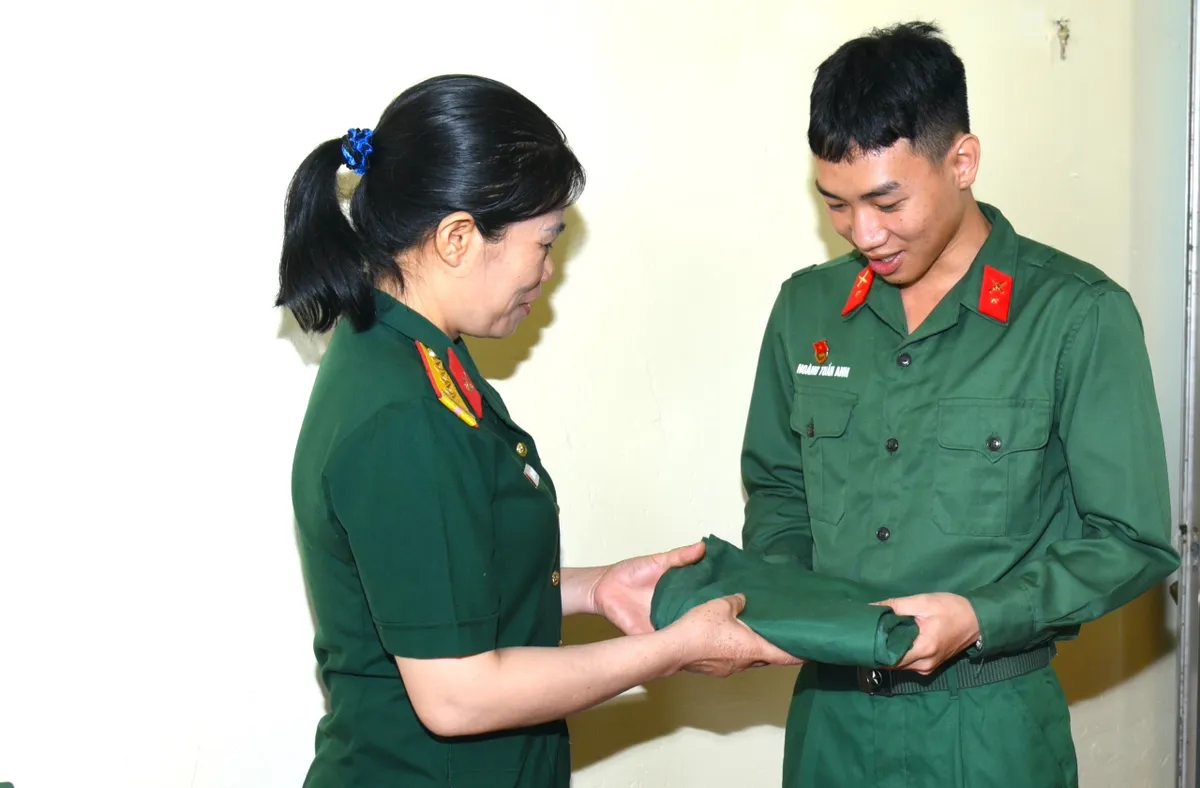 Tận tình, chu đáo như những người mẹ, người chị trong gia đình - Ảnh 1. Tận tình, chu đáo như những người mẹ, người chị trong gia đình - Ảnh 1.