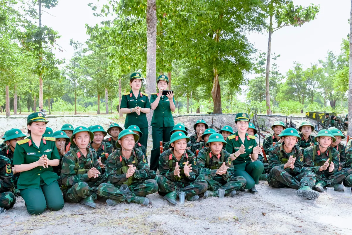 Tận tình, chu đáo như những người mẹ, người chị trong gia đình - Ảnh 4. Tận tình, chu đáo như những người mẹ, người chị trong gia đình - Ảnh 4.