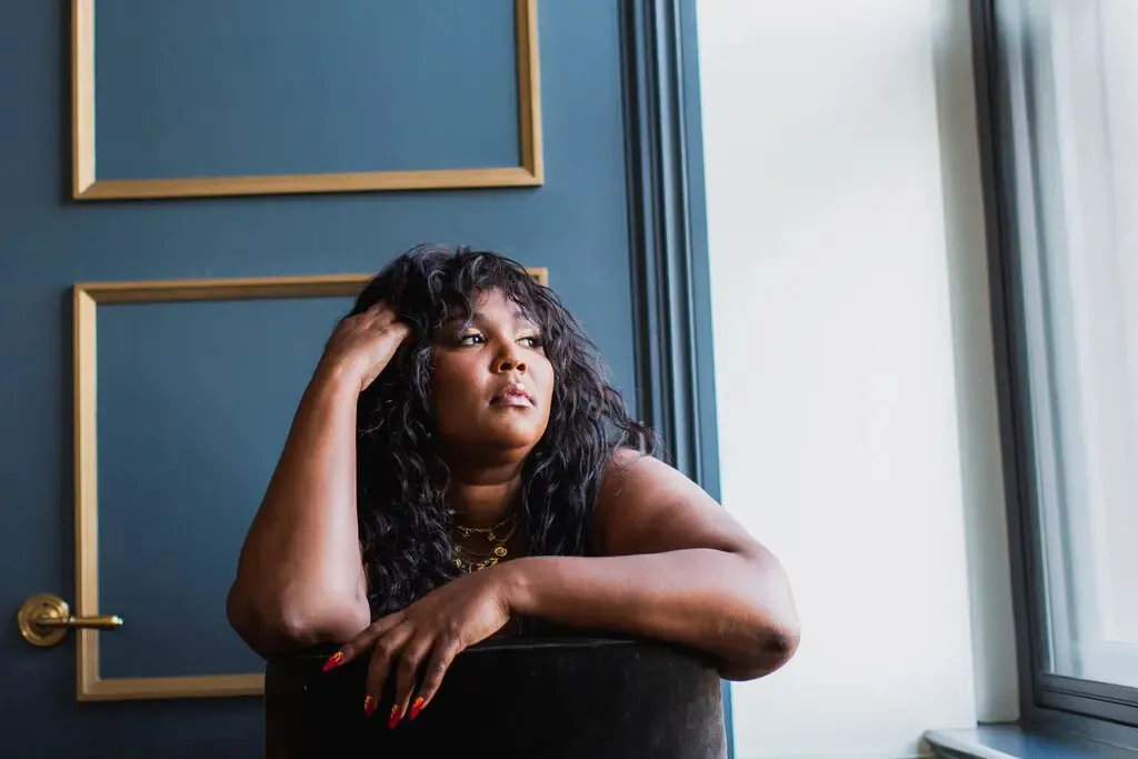 Ca sĩ Lizzo muốn “bỏ cuộc” trước sự chỉ trích và chế nhạo trên Internet - Ảnh 3. Ca sĩ Lizzo muốn “bỏ cuộc” trước sự chỉ trích và chế nhạo trên Internet - Ảnh 3.