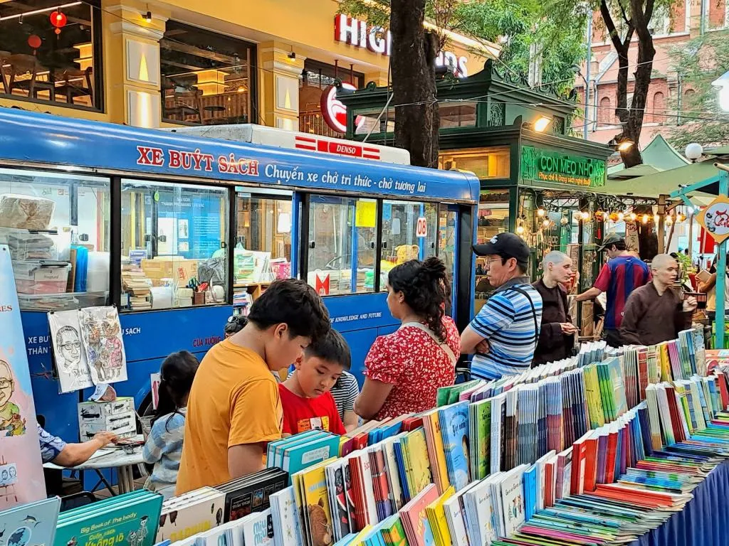 TP.Hồ Chí Minh tổ chức Ngày Sách và Văn hóa đọc Việt Nam lần 3 - Ảnh 3. TP.Hồ Chí Minh tổ chức Ngày Sách và Văn hóa đọc Việt Nam lần 3 - Ảnh 3.