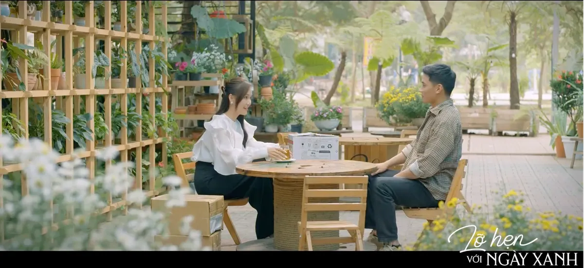 Lỡ hẹn với ngày xanh - Tập 15: Bà Thu Lê có dự cảm lạ khi đi lướt qua Duyên - Ảnh 2.